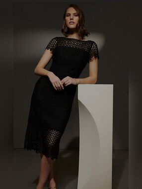 Kay Unger Tatum Leaf Texture Crochet Overlay Midi Dress in Black Sz.6